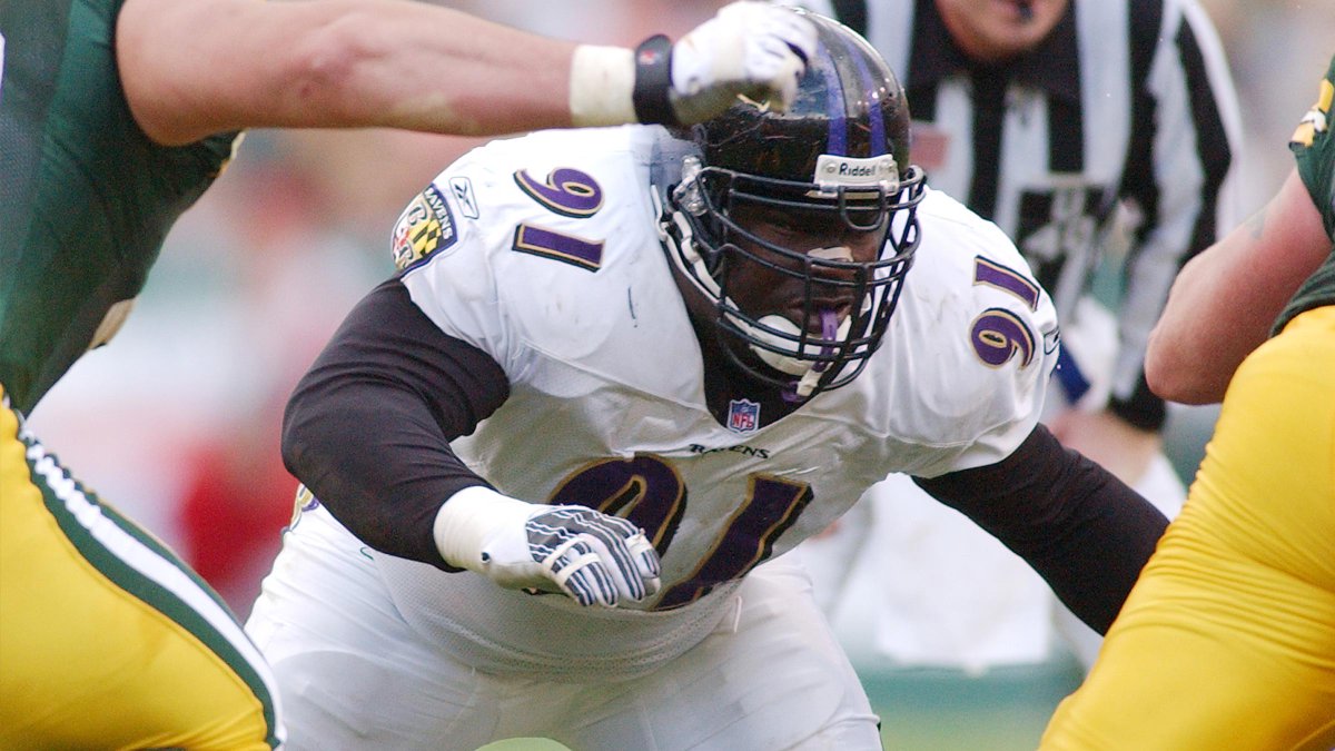 Ravens's tweet image. "There are more than 107,000 people waiting for a life-saving organ transplant."

One of them is Lional Dalton.

The former Ravens defensive tackle on the Super Bowl XXXV team has been fighting kidney disease for the past 17 months.
📰: rvns.co/b1e