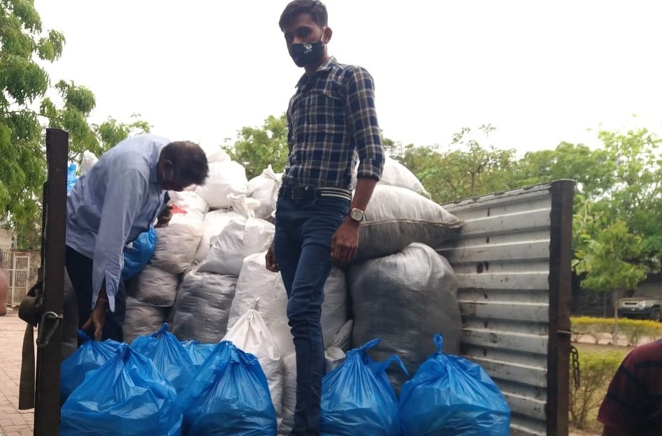 SDM Veraval (@sdmveraval) on Twitter photo #CycloneTauktae #help4una feel joy and pride to see overwhelming response to help una ..proud of u Veraval..n more power to una <a href="/collectorgirsom/">Collector Gir Somnath</a> <a href="/CMOGuj/">CMO Gujarat</a> #SathiHathBadhana #CycloneTauktae #help4una feel joy and pride to see overwhelming response to help una ..proud of u Veraval..n more power to una <a href="/collectorgirsom/">Collector Gir Somnath</a> <a href="/CMOGuj/">CMO Gujarat</a> #SathiHathBadhana