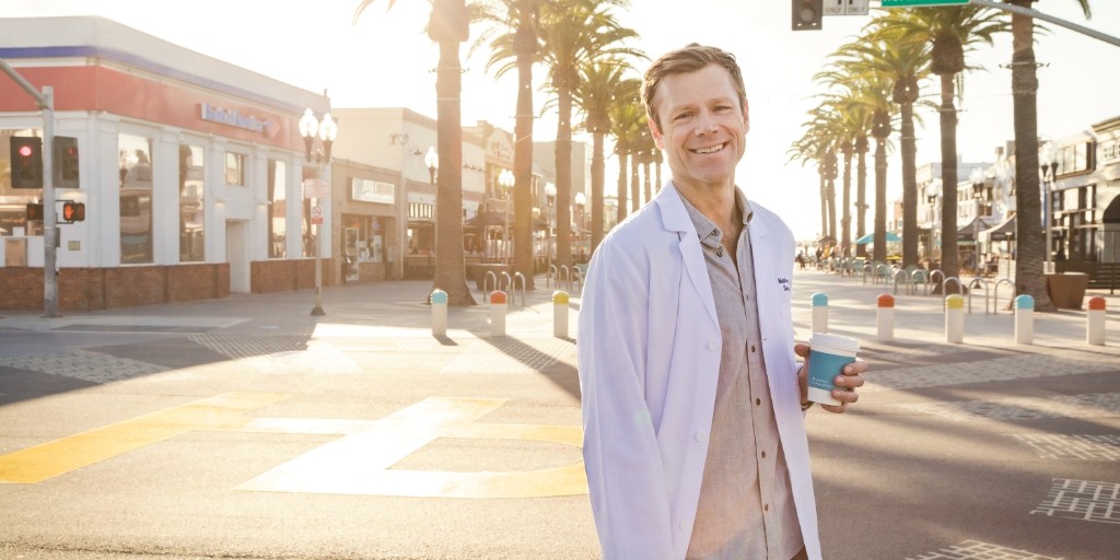 TMHealthSystem's tweet photo. Able to work close from home, cardiac electrophysiologist Dr. Matthew Ostrom loves everything his #HermosaBeach community has to offer. #MDLocal https://t.co/SFumO9IJEk https://t.co/ZYcssviAgv