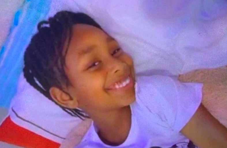 MirrorBreaking_'s tweet photo. Boy, 10, goes missing on way to school wearing uniform sparking police search https://t.co/8XMZeBhwxJ https://t.co/CKQASZKwuu
