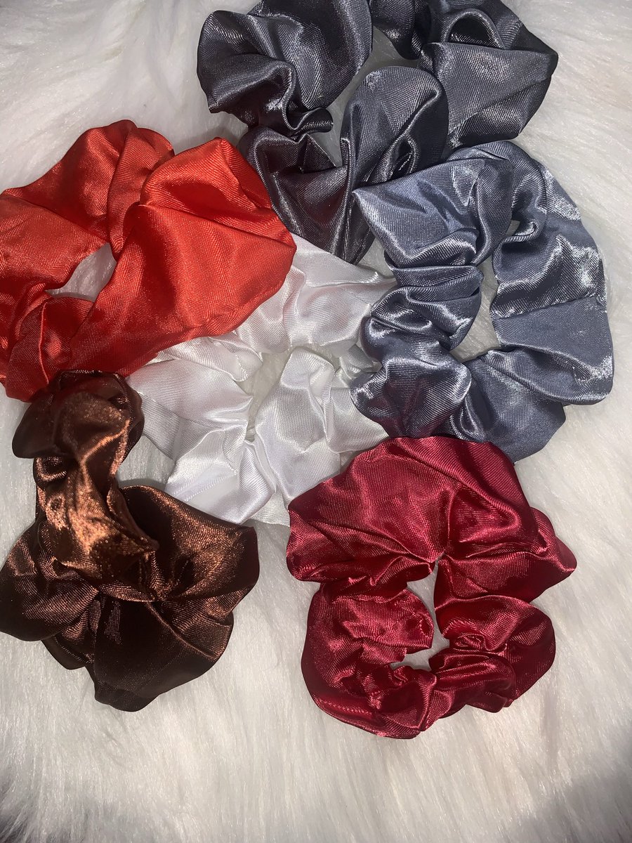 A Scrunchie Is Always A Good Idea!
Get yours today✨

Get 2 Scrunchies For $1 ❤️🤍🤎#getglossedbyjani #scrunchie #scrunchies #scrunchiestyle #scrunchielove #scrunchiesareback #hairaccessories #smallbusiness  #scrunchiesquad #shopsmall #scrunchielife #shoplocal #lipgloss #makeup