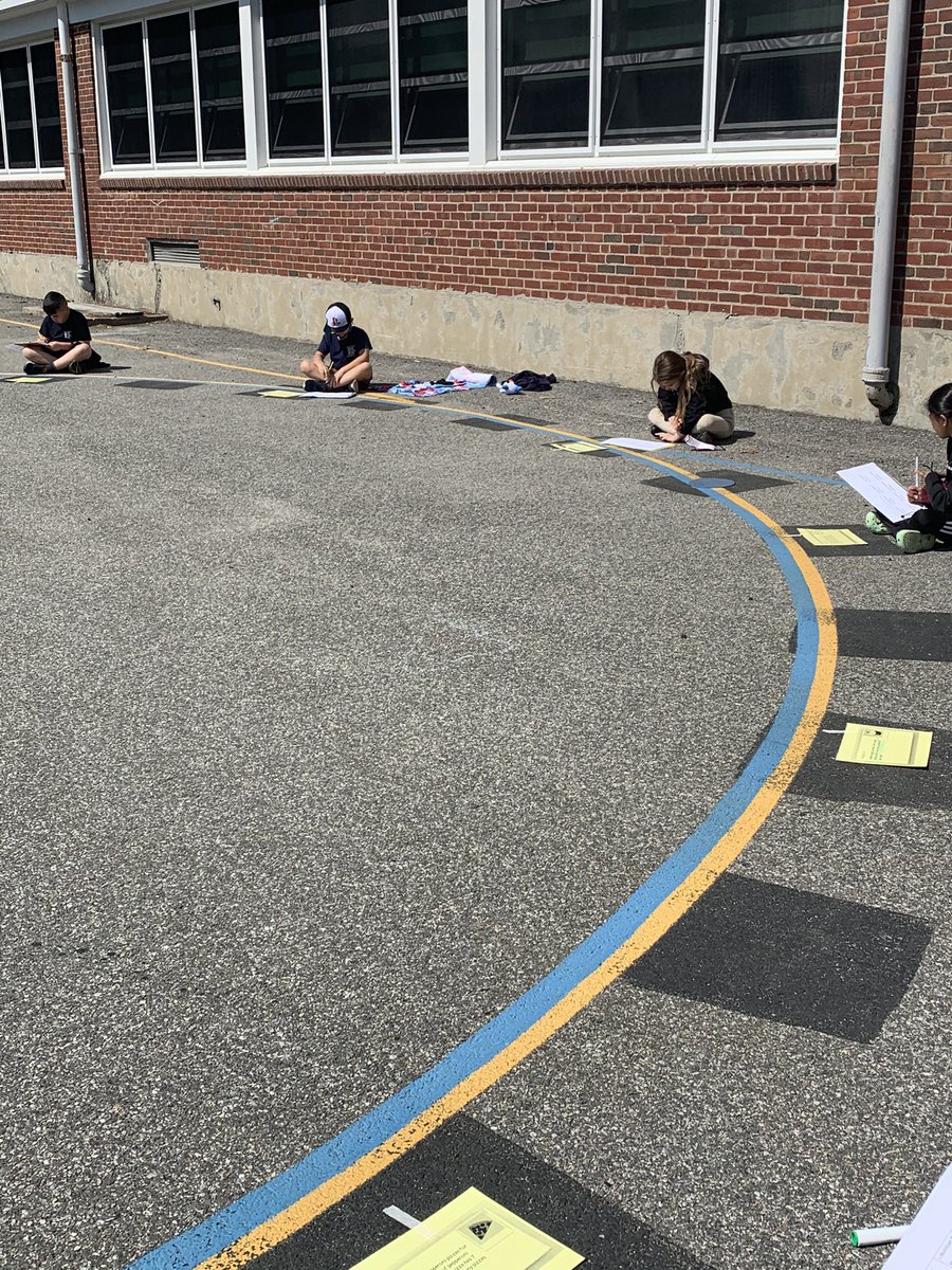 MrsLeeGrade3's tweet image. Solving word problems around the world style! #mathoutside #tanseycares #tanseytigers  @Frps_Tansey
