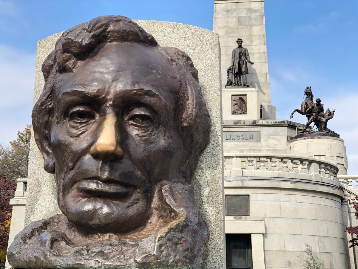Make your next Springfield tour history-centric. 🎩 Groups can't visit Illinois without exploring at least one of the many fascinating Lincoln sites: tinyurl.com/y5cfr37m | <a href="/SpringfieldTrip/">Visit Springfield</a>