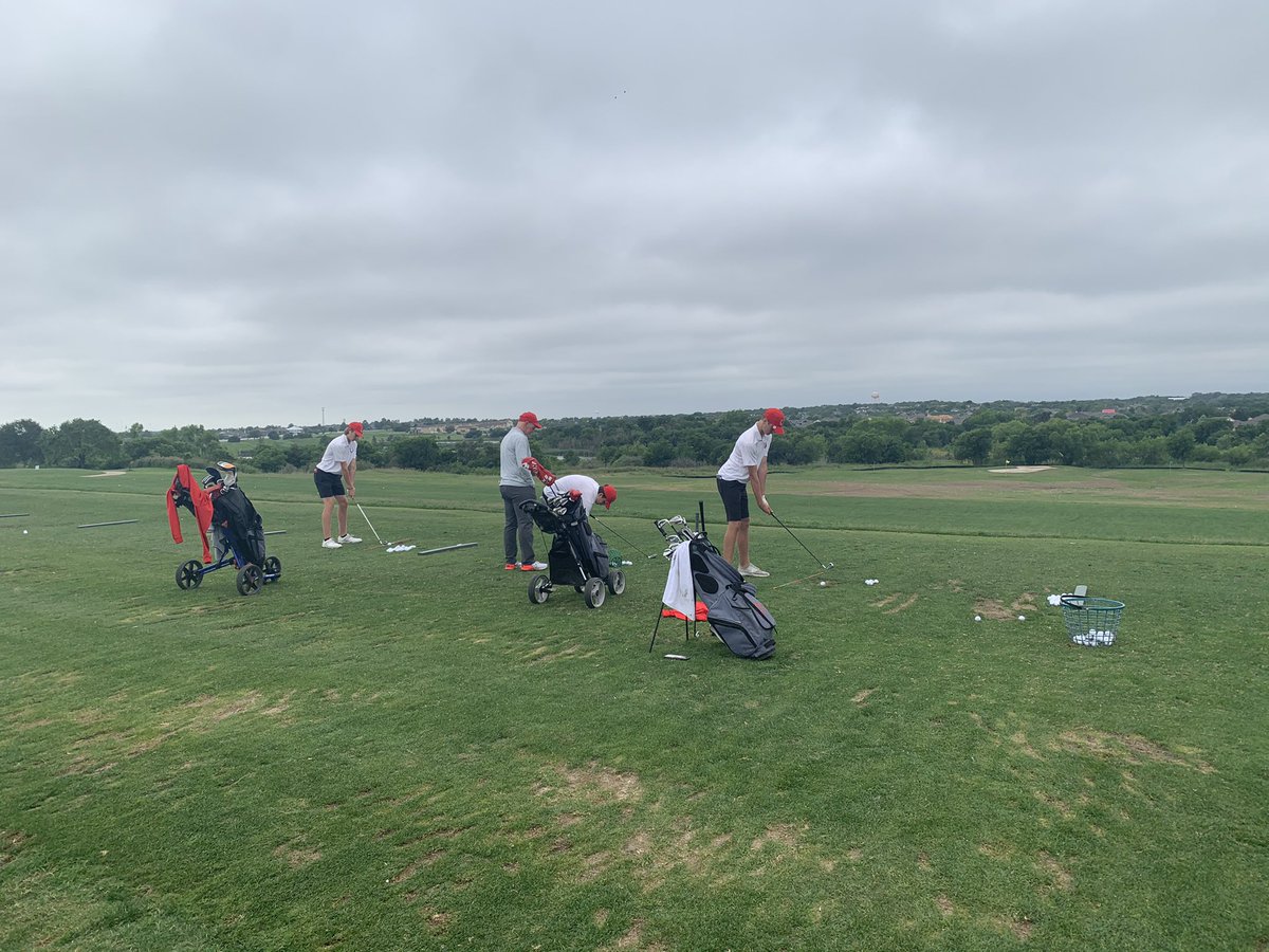 PattrickTy's tweet photo. @LakeBronco is prepping for the final round at @uiltexas State Golf Championship. https://t.co/jijW1naoGM