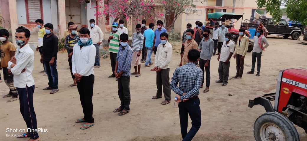 Hajipir shelter house visited by M.O. phc gorevali &amp; team..