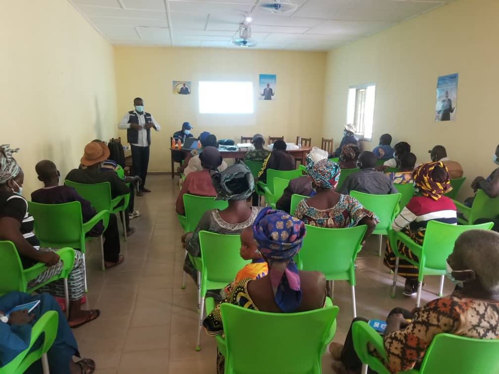 guinee_oms's tweet photo. #Riposte #Ebola : #Formation de 30 #tradipraticiens de #Soulouta #Guinee sur les #mesures
#preventives et les #Alert.
@kizerbogeorgesa @OMS_Afrique @WHO @UNICEFGuinea
@anss_guinee @GouvGN https://t.co/4Xa1wW30SD