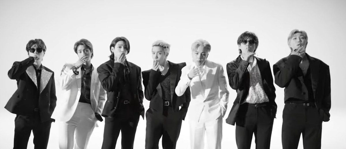 jeonxvrse's tweet photo. they're just bopping heads and ive forgotten how to act https://t.co/6uMYMVPy5Y