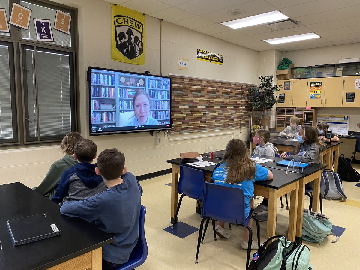 HuelsmanNicole's tweet photo. Our 7th grade had the opportunity to zoom with @ChelseaClinton to talk about her book. A shout out to Mrs. Marschall for setting this up and thank you Ms. Clinton for giving us some of your time today! @MadeiraMiddle @MadeiraSchools @KenjiMatsudo @g_bloomstrom https://t.co/74gJMMothy