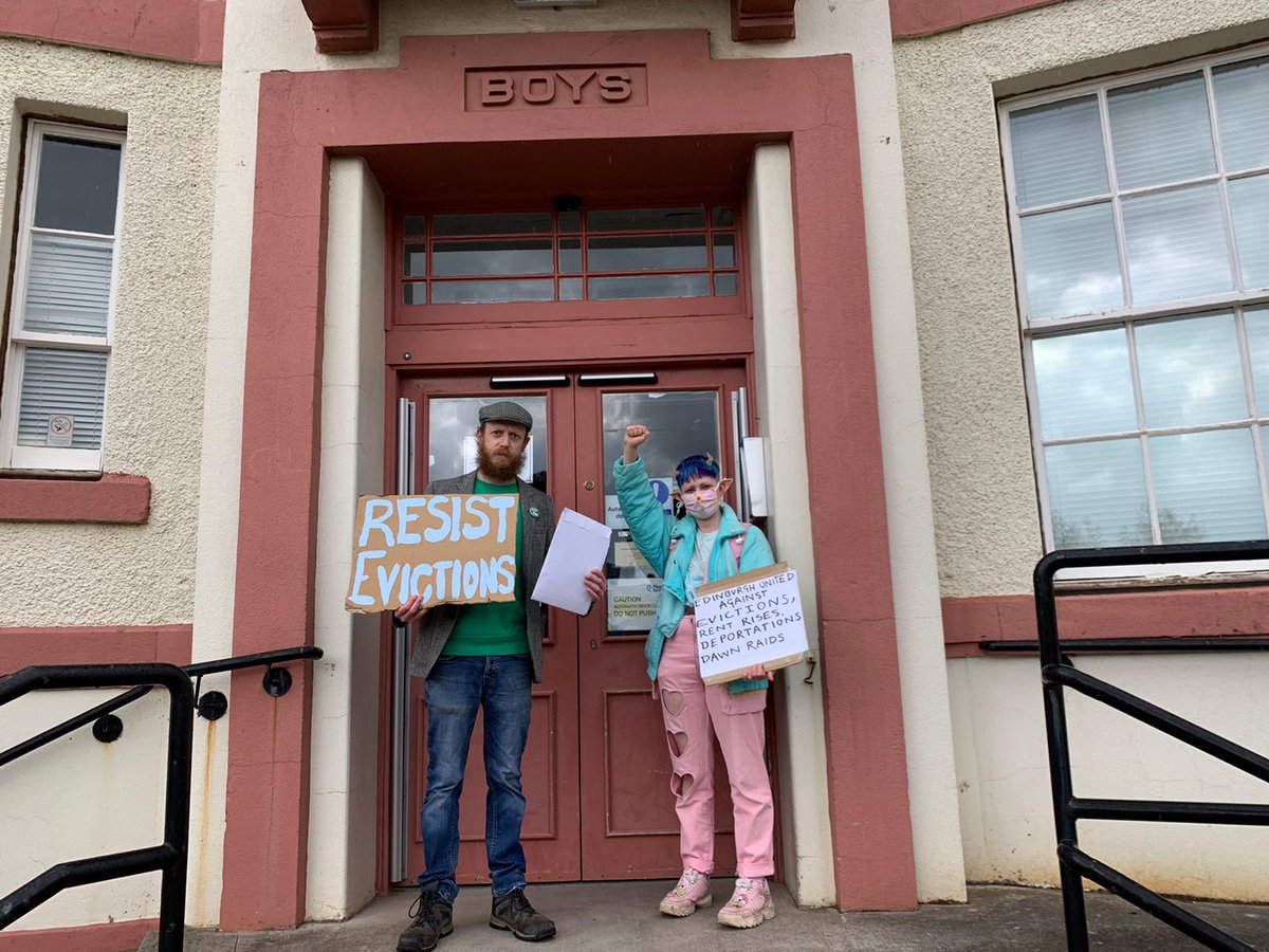 sinead_mcnulty_'s tweet photo. @Living_Rent @LivingRent_Edi members delivering the eviction demands along with local eviction noticed to @ashtenRD in Edinburgh Eastern. #evictioncrisis #wewillnotberemoved https://t.co/lqJ0nYr7pV
