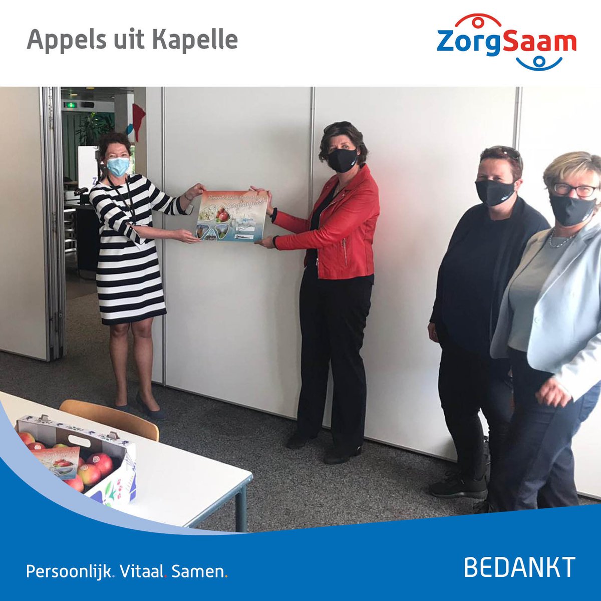 𝐀𝐩𝐩𝐞𝐥𝐬 𝐮𝐢𝐭 𝐝𝐞 𝐠𝐞𝐦𝐞𝐞𝐧𝐭𝐞 𝐊𝐚𝐩𝐞𝐥𝐥𝐞, '𝐝𝐞 𝐛𝐥𝐨𝐞𝐬𝐞𝐦 𝐯𝐚𝐧 𝐙𝐞𝐞𝐥𝐚𝐧𝐝' 🍏🍎
ZorgSaam bedankt de <a href="/Gem_Kapelle/">Gemeente Kapelle</a> voor de heerlijke appels die ze voor onze #zorgkanjers kwamen brengen! Ze worden de komende dagen verdeeld. Die gaan zeker smaken! ❣️