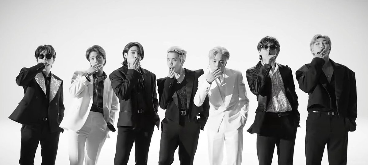 thinkbtskz's tweet image. IM ACTUALLY CRYING