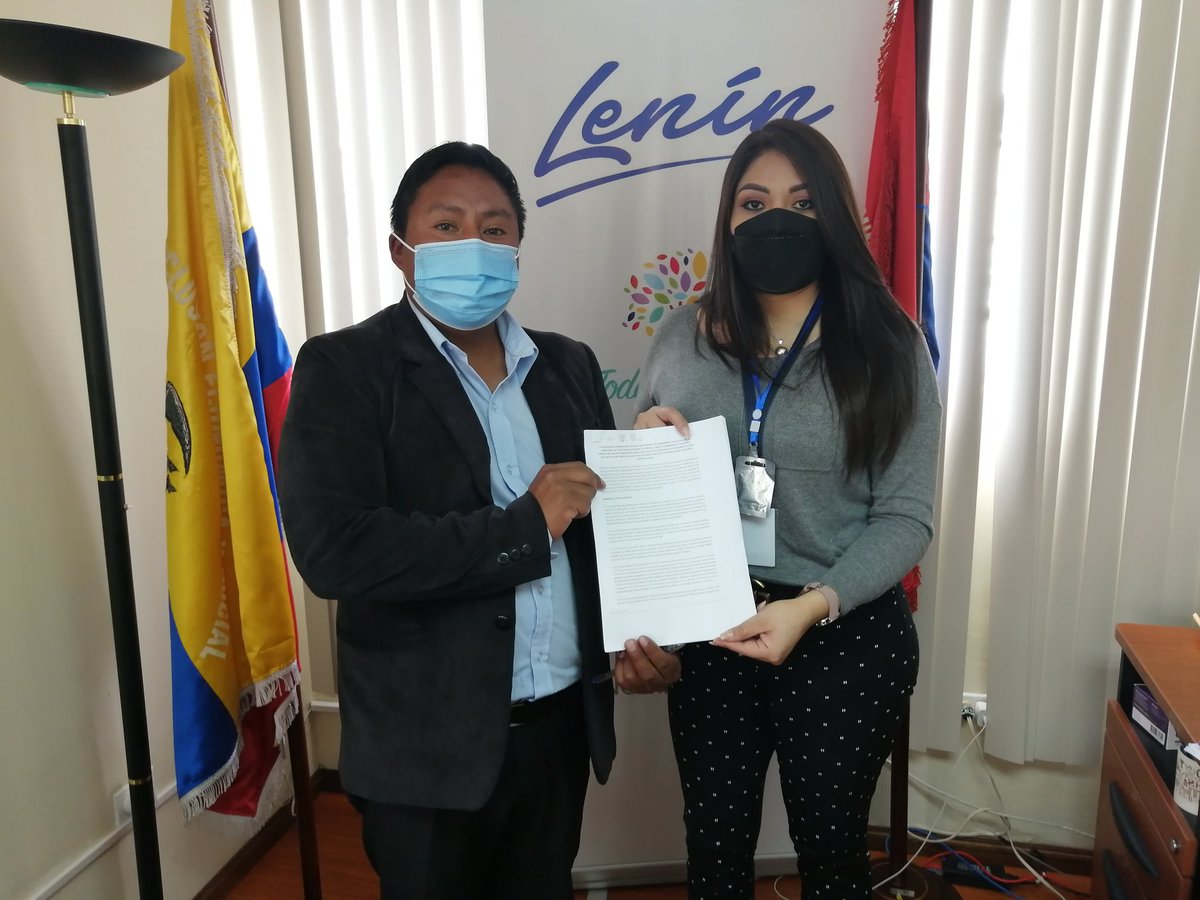 AndreaMo_ec's tweet photo. [#Cotopaxi] Andrea Morales, directora Distrital del MIES Latacunga, firmó un convenio de cooperación técnica económica con el GAD Parroquial de Mulalillo, para atender a 320 adultos mayores en 8 unidades de atención diurna, con una inversión de más de 76 mil dólares https://t.co/QZ1NvRxKTV