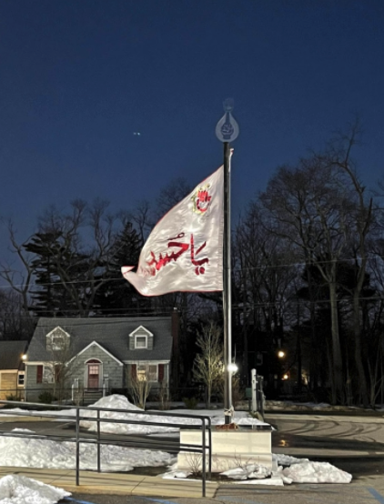 ***HATE CRIME ALERT***
#NewYork #LongIsland #Mosque

Islamic Center of Suffolk County: Shah-E-Najaf Mosque 
Brentwood, NY

Alam, a sacred religious artifact was set ablaze and the base defaced with pro-Trump graffiti on the mosque grounds

Donate: shahenajaf.org/donate