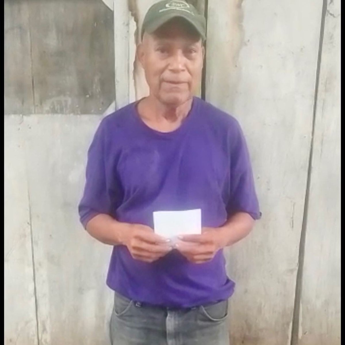 ElbaCafe's tweet photo. This year I couldn’t go to Central America, so I sent proceeds to a community organizer who went house to house giving donations to a total of 20 coffee pickers.

As soon as I am able to go on my own, I will do the same.

Thank you to all who support us by purchasing our coffee! https://t.co/P1Q3ZzR5QJ