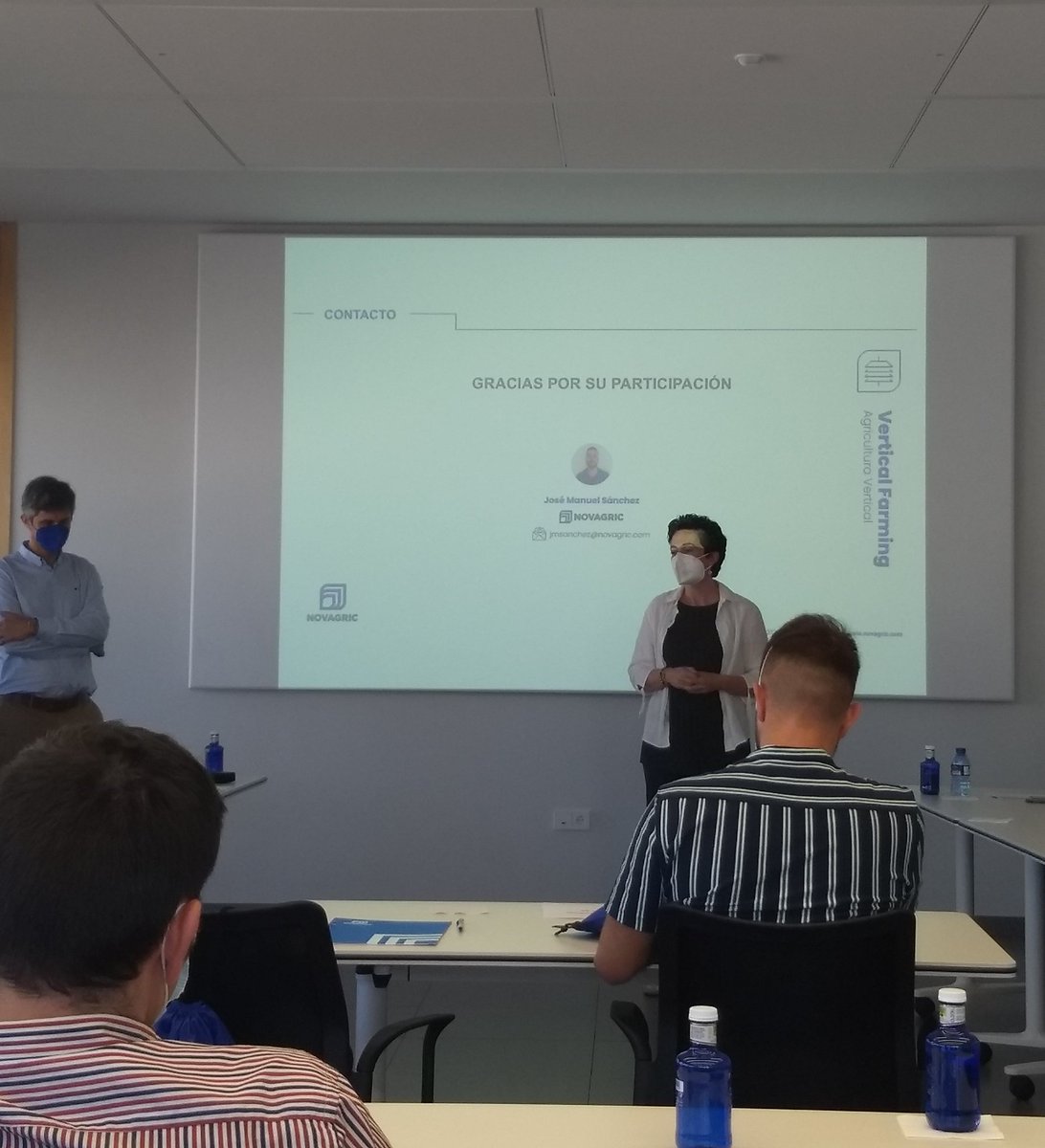 Lola Gómez, directora de la Cátedra AgritechMurcia-UPCT, agradece y da por finalizados los seminarios de hoy #OpenDayAgritechMurcia.

¡Ha sido todo un placer! Nos vemos próximamente 👋