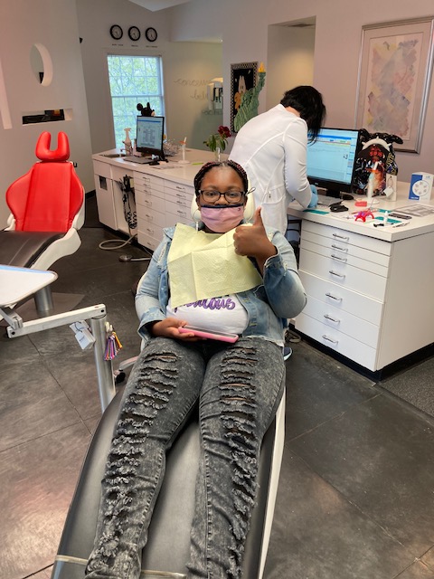 Ta’Miyah is springing into style with our Flower-Power brackets courtesy of Dr. Stevens and Braces Omaha! We love how she styled her braces. 🌼 

#WildSmiles #SmileWithStyle #FlowerPower #DesignerBraces #Braces #Brackets #WildSmilesBraces