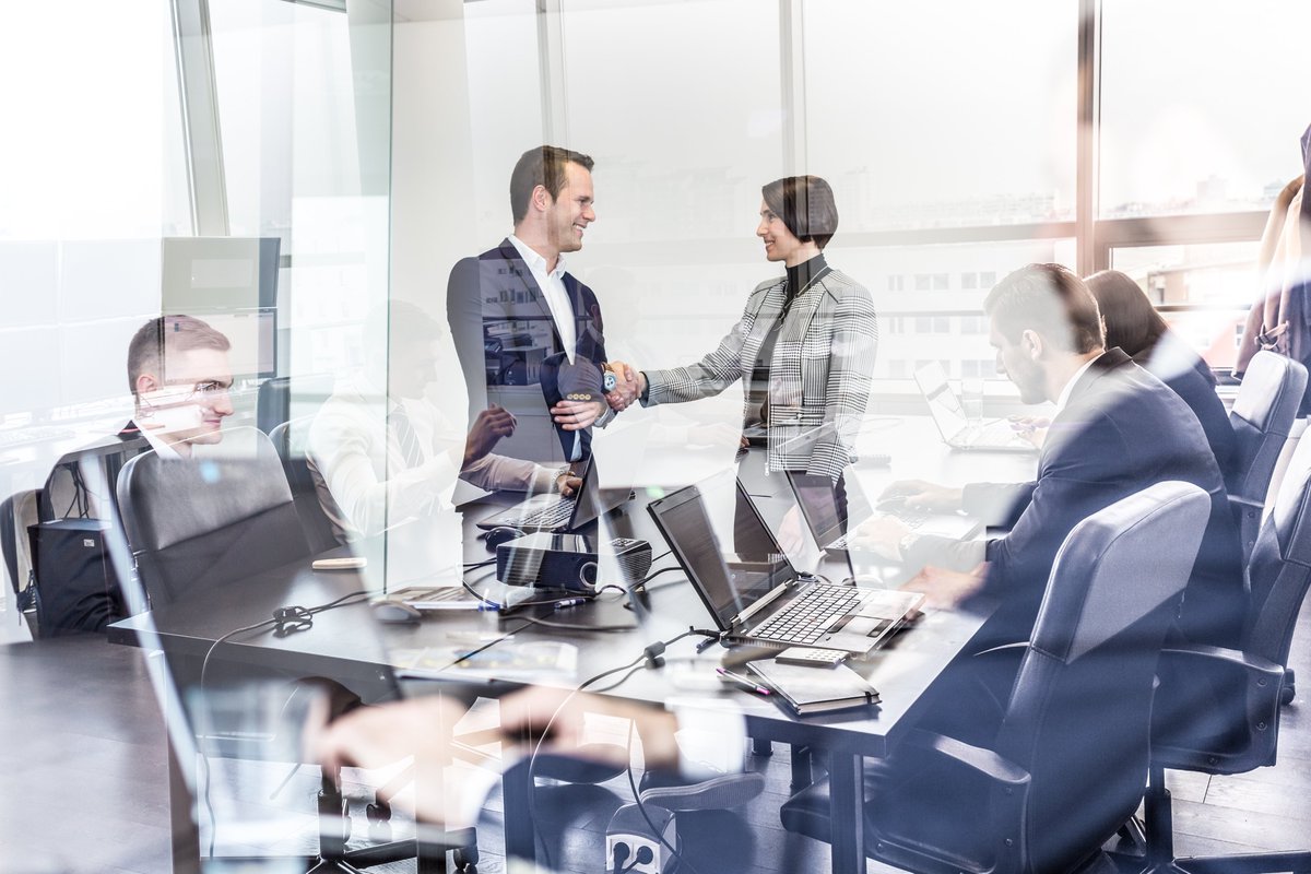 Vanaf 1 juli 2021 treedt de WBTR in werking. Hierdoor veranderen de regels voor onder andere stichtingen, verenigingen, coöperaties en onderlinge waarborgmaatschappijen. Wat betekent dit precies? Onze specialisten informeren u graag! #wbtr #ondernemingsrecht #declercqdeeltkennis