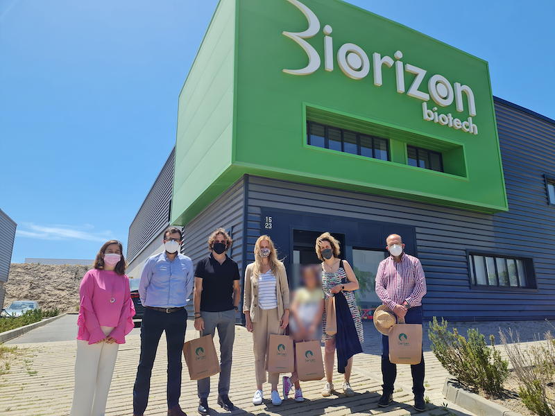 REVISTAFYH's tweet photo. El #PITA muestra a Paris SupBioTech los avances biotecnológicos de #Biorizon y #LAB https://t.co/OC4MLTHRMb @pitalmeria #ParisSupBioTech @BiorizonBiotech https://t.co/fYEvVosqgZ