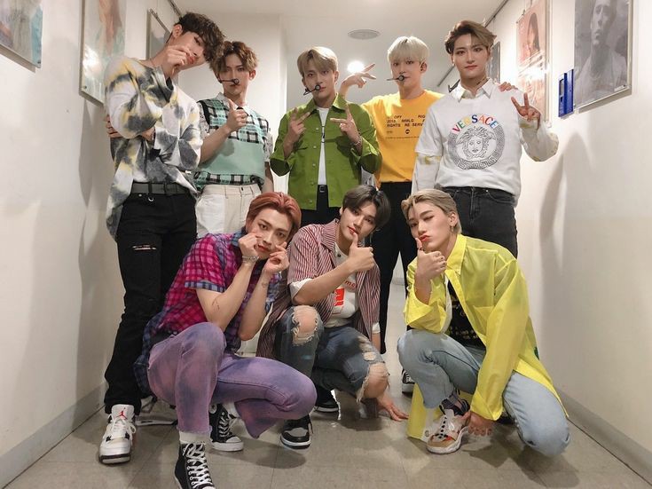 STRAYTEEZLOOKS's tweet photo. Hello, this is a new account dedicated to #StrayKids and #ATEEZ members
rt if u can, i hope u’ll support me https://t.co/ljzeI3Yr4b
