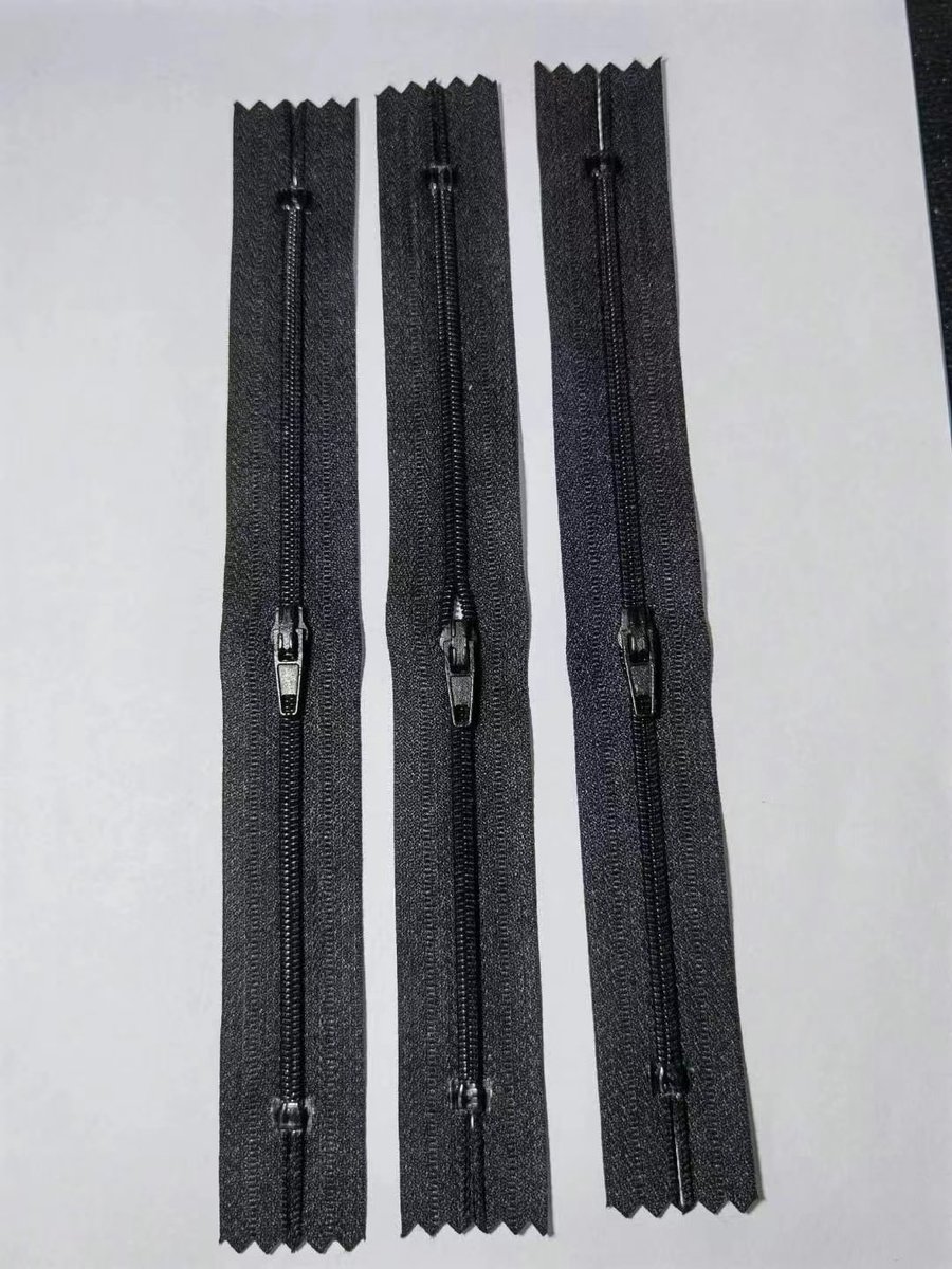 ShengfaCo's tweet photo. New equipment added to the factory
From today, can do U-shaped transparent upper and lower stop
High quality products  #zipper https://t.co/zmELVCZeCx