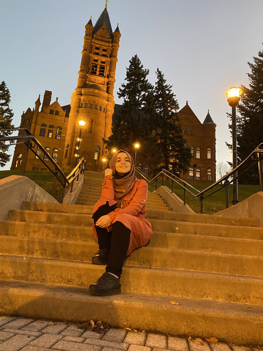 SUArtSciences's tweet photo. “I wanted to share a part of me that the world can hear and give them an idea of what being a refugee means and what I went through.” Writer, future doctor, leader and 2019 @Narratio_org Fellow Nidaa Aljabbarin ’22 shares her story. https://t.co/YE8Ab9MWze https://t.co/JqPEpBagcD
