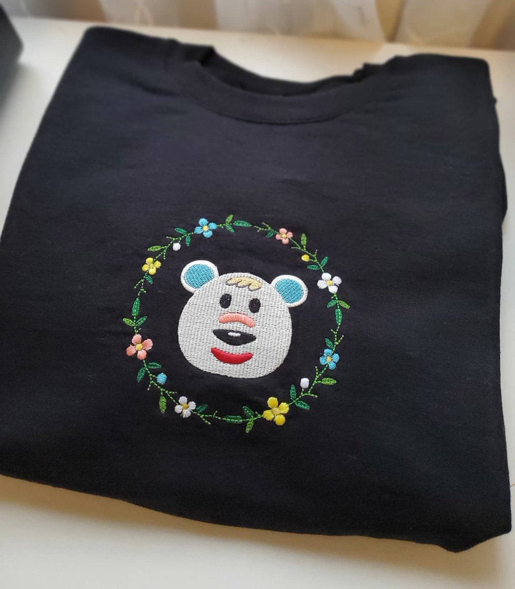 pdxfunmale's tweet photo. ✨Giveaway✨

One person will win a custom ACNH sweater! 

🌱 Must be following 
🌱 RT (no QRT)
🌱 Open internationally 

Ends Friday, May 28th @ 12:00 PM (PST)

Cheers! https://t.co/RvtVNCQoC6