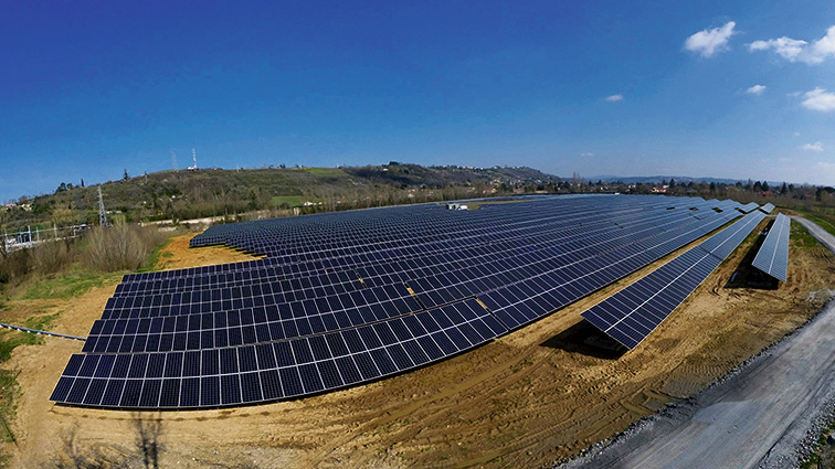 ⚡Depuis le 12 mai, la centrale #solaire Pélissier initiée par la <a href="/ville_albi/">Ville d'Albi</a> produit de l'électricité renouvelable ! Contribuez à la #TransitionEnergétique en souscrivant des actions @EnergiePartagee. #Irisolaris
Infos: swll.to/PWzbS
Souscrire : swll.to/DIqm2dN