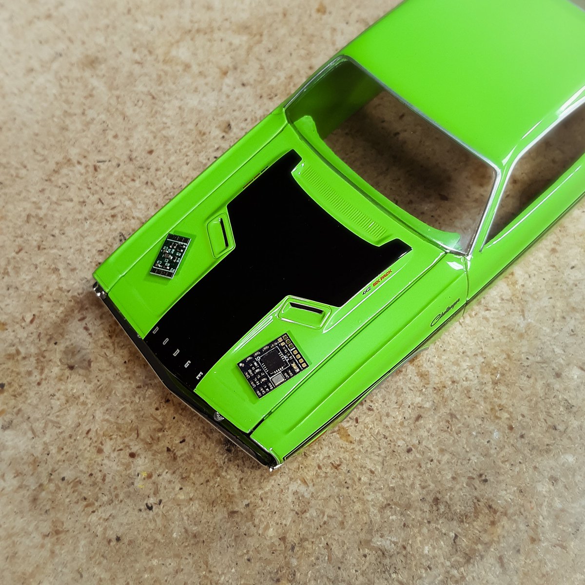 Make_It_RC's tweet image. RC dreams are coming true. Both a 1S ESC and receiver are sitting on the hood of this 1/25 scale body. I&apos;m sure the wiring will be tedious but the size is hard to beat. Going to be great for an ultra scale model car to RC conversion. #rcbuild #modelcar