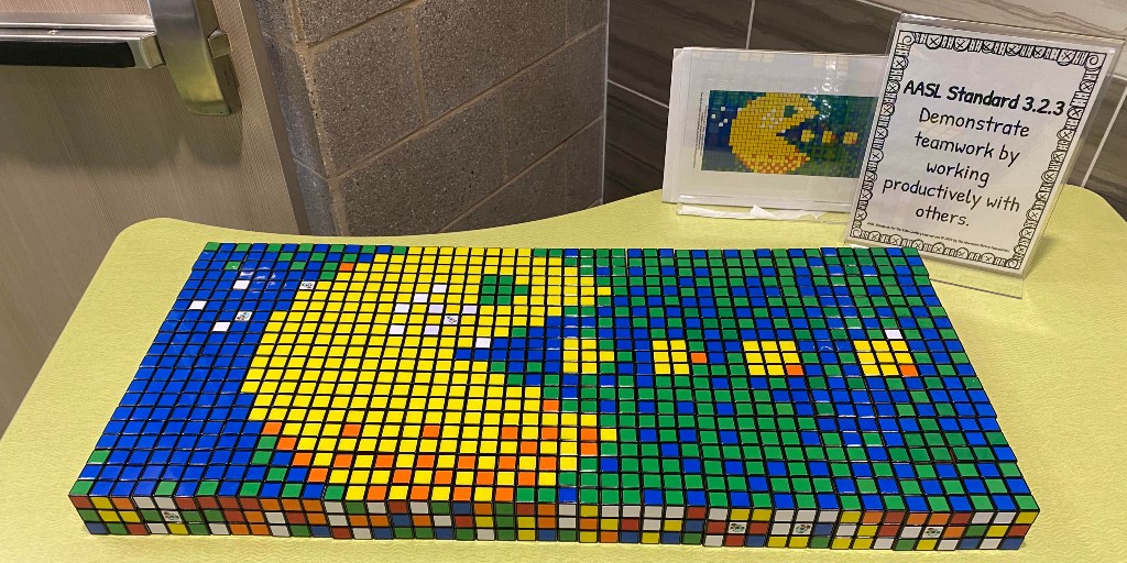 Congrats to the 🏆 1st place winner 🏆 of the Spring 2021 #RubiksCube Mosaic Contest, 101-225 Cubes category: Pac Man, 107 Rubik's Cubes, made by 5th Grade Students from Groves Elementary in Texas @HumbleISD_GE @WendyAMcAlister Enter our next contest: ow.ly/AfjO50EOQuB