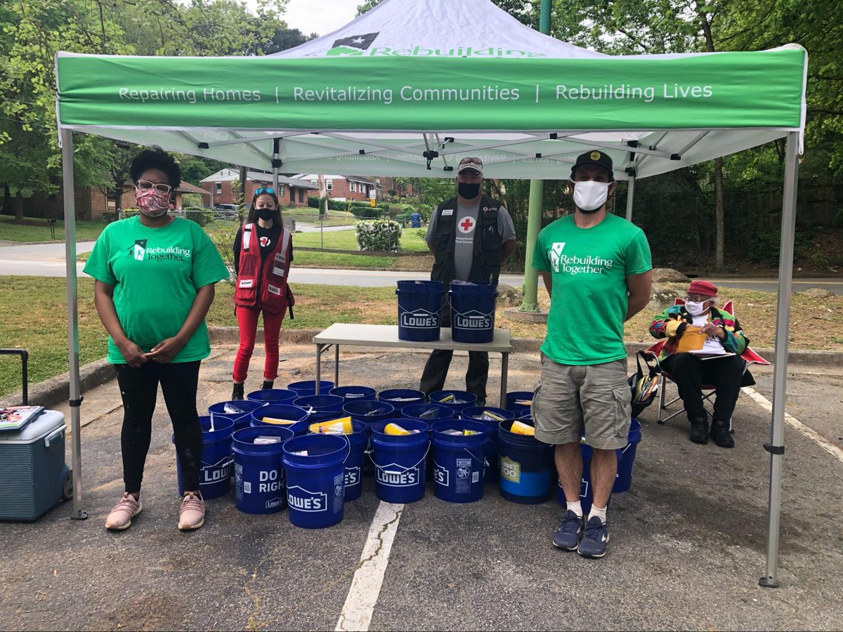 RTatlanta's tweet photo. RTA had a great turnout for our Safe @ Home kit distribution last month in Collier Park, an initiative that fulfilled one component of our Community Challenge grant we received from @RepublicService. #RTAtlanta #RebuildingTogether https://t.co/8bsbAvGpcH