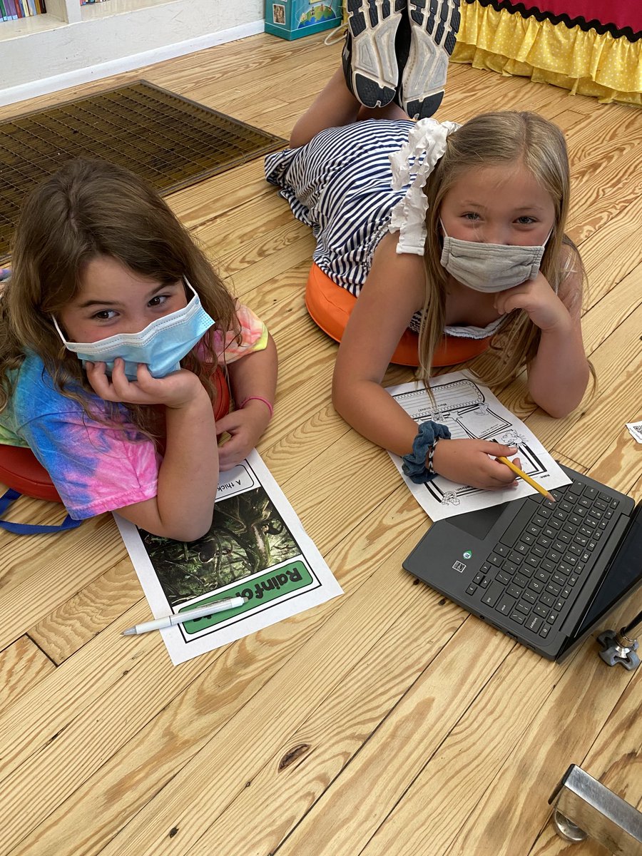 courtneyspecial's tweet image. Habitat research and presentation prep is underway in the  #specialeclass! ⁦@EESPrincipal⁩