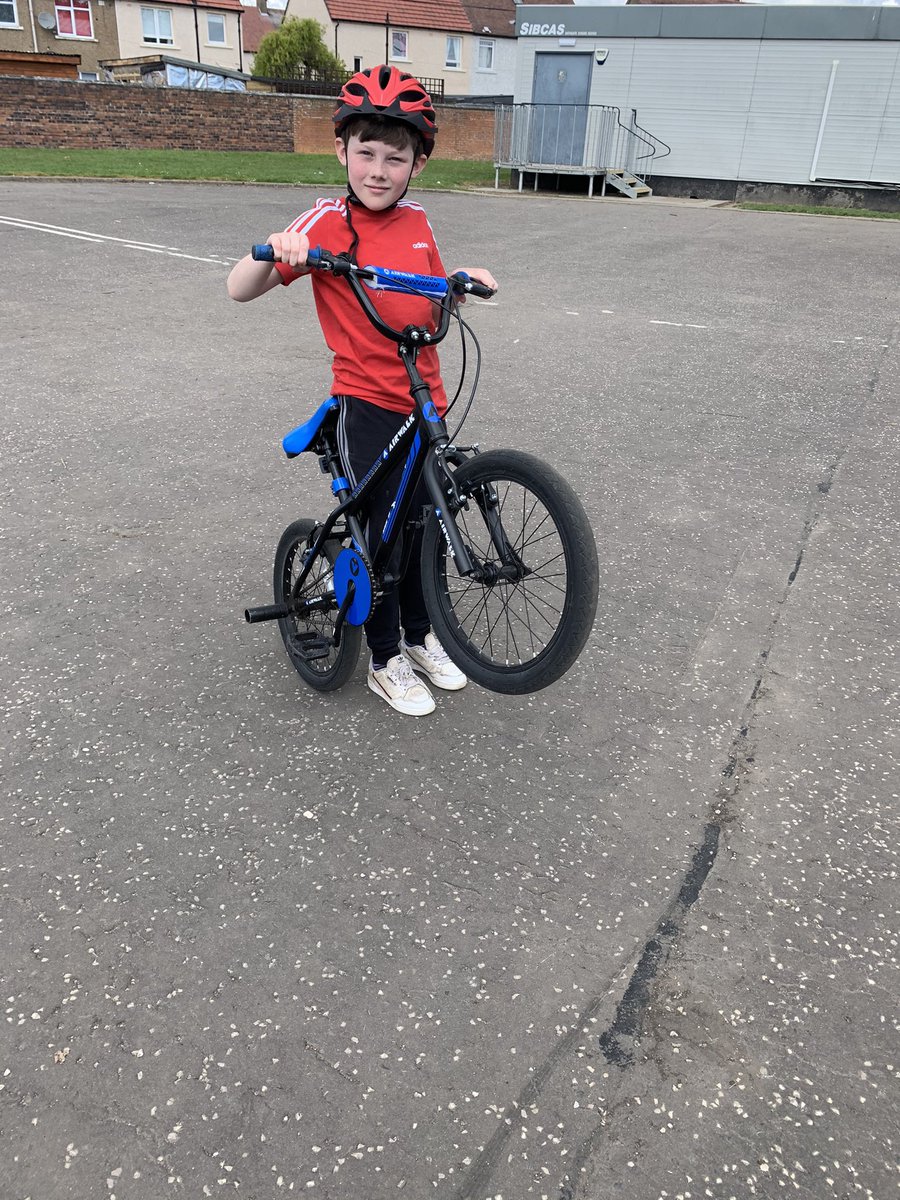 MrsSwanBX's tweet photo. Bikeability Level 1 - During session 3, we learned how to correctly mount/dismount our bike and how to pedal properly, π² At the start of each session we complete an βMβ safety check @BPSTonge_Miss @BikeabilityScot @CyclingScotland #BPSBikeability #BikeabilityScotland #Level1 https://t.co/PKd6FxgLxa