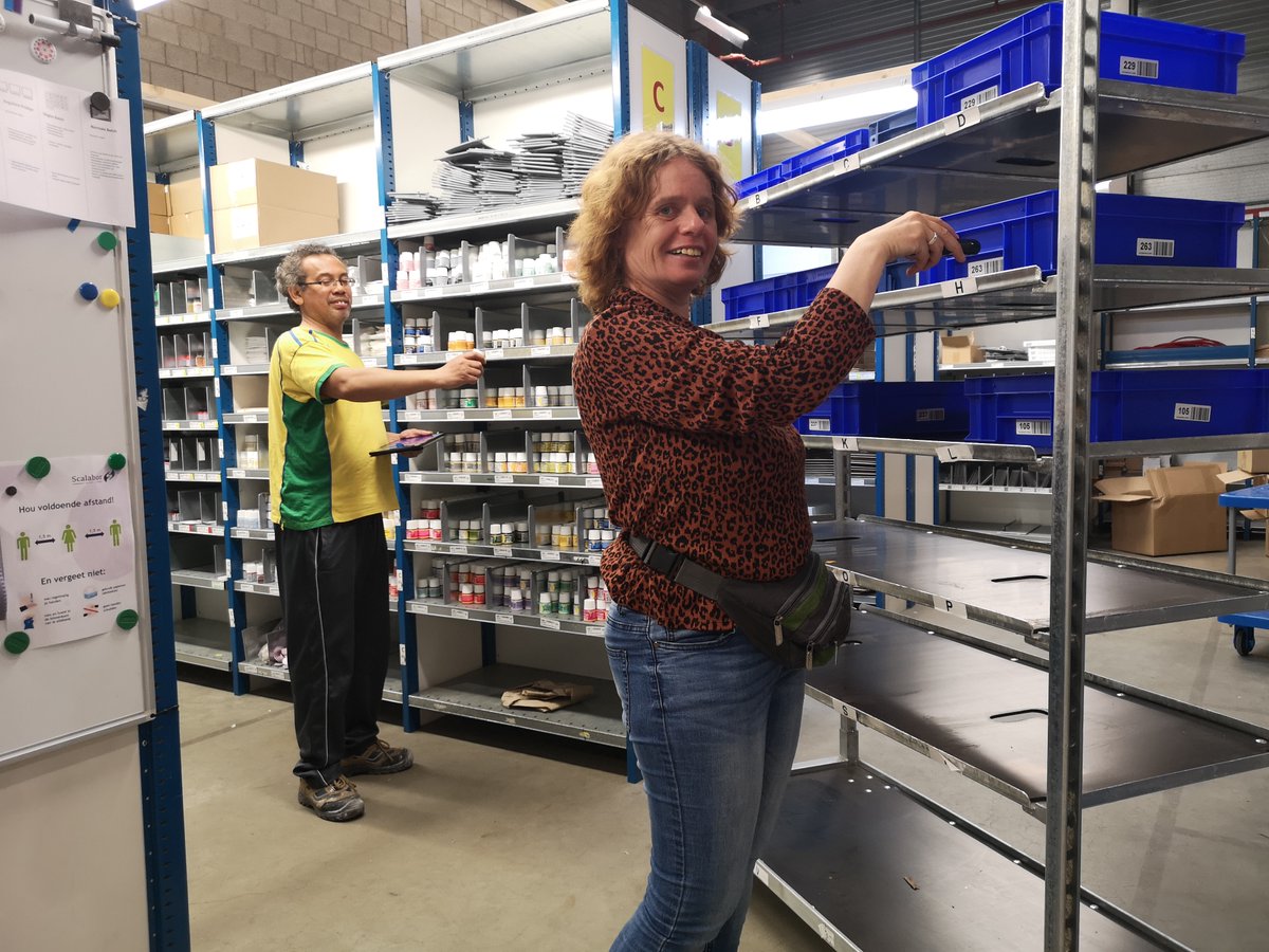 Een enthousiaste groep is gestart met hun branchetraject in de logistiek. Drie maanden lang leren ze in de praktijk, doen ze werkervaring op en behalen ze verschillende certificaten. Daarna worden ze bemiddeld naar een betaalde baan! tinyurl.com/rrt8ej3s