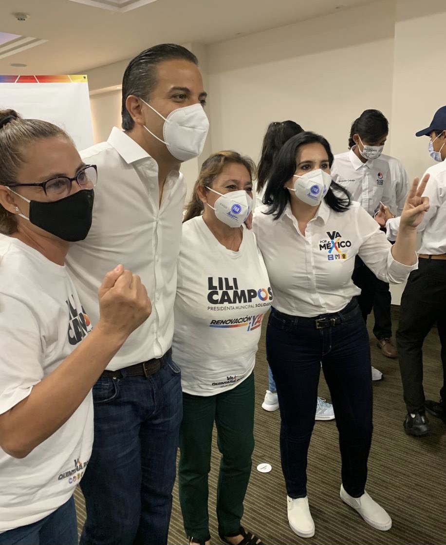 damianzepeda's tweet photo. Me da gusto acompañar en #Solidaridad a mi amiga senadora y coordinadora de campaña, @MayuliMtzSimon, y al presidente del @PANQR, @UicabFaustino. Apoyamos con todo a nuestras candidatas. https://t.co/yCxZUK3QII