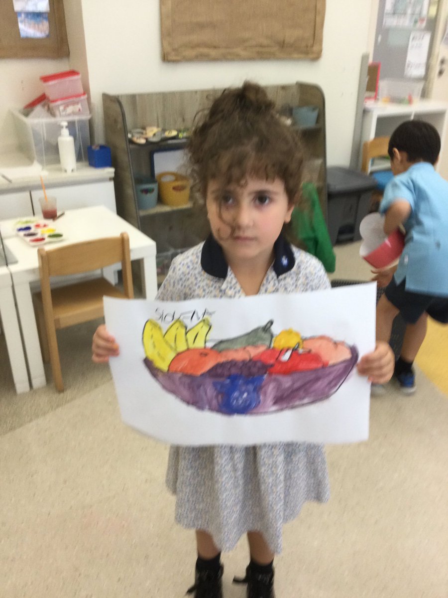 WPS_FS2's tweet image. Artists in #FS2B! We had to be slinky Linky snakes recalling how to mix primary colours to paint the fruit in the bowl! #WPSExpressiveArts