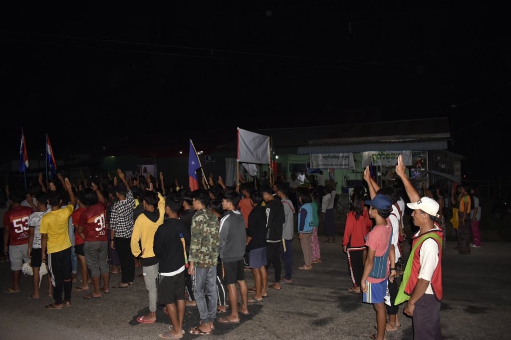 Night strike of NgweTaung village opposing military dictatorship. #WhatsHappeningInMyanmar  #May18Coup  #WeSupportNUG #CrimesAgainstHumanity