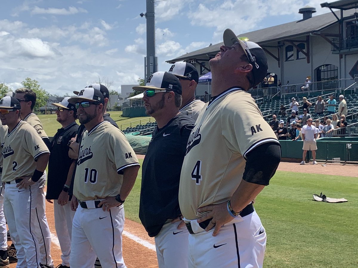 They did it!!
<a href="/RussellvilleBB/">RussellvilleBaseball</a> comes back and takes down Pike Road for the 5A championship! 

Final 3-2. 
Congrats to the Golden Tigers! First title since 2017. 
<a href="/WAAYTV/">waaytv</a>