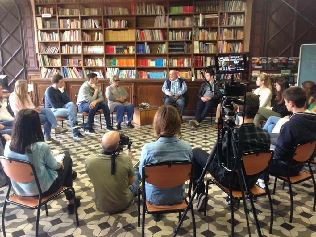 epiasabadell's tweet photo. Lamentem la mort de Isaac Borojovich ( supervivent dels camps nazis) que encara recordem quan ens va visitar a l’escola i que va realitzar el documental amb la nostra l’exaluma Camino Llonch  “Menzaka, la cassola”. Premi Millor documental Punta del Este Jewish Film Festival 2014. https://t.co/sFUUZGIVvh
