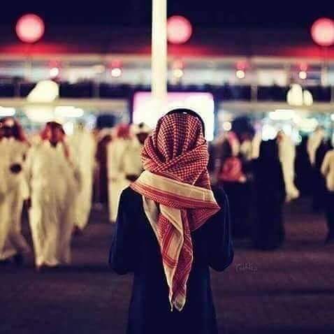 ldosryl's tweet image. البروق   اللي   يهيّضني   سناها
مزنه اخلا ماه  ثم ساقه نسيمك

ياوليفي     والجفيّا       شفتناها
لا تبرر , رح  عسى   ربي  يديمك

روحي  اللي  ماتحقق  لي  مناها
سبّتك ! ارخصت غاليك ونديمك

#مشّعوف