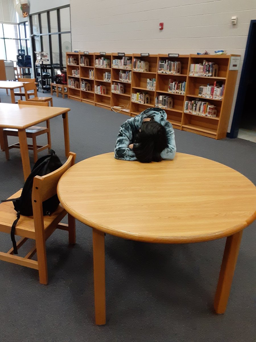 BlazeLibrary's tweet image. Same, kid. Same.  #Lunchtime #naptime #endoftheschoolyear