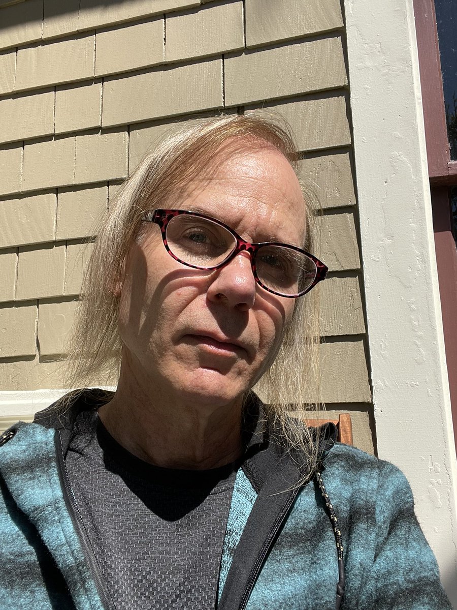 Seattle May 18 2021
#singersongwriter #originalmusic #indiepop #altpop #popmusic #pianoplayer #guitarplayer #musicproducer