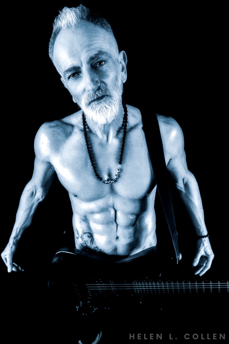 DefLeppard's tweet image. Announced today, Phil will perform with @ChakaKhan at the @BlackGirlsRock Fundraiser Live Stream event on June 18th.  All info at: blackgirlsrock.com

📸 @JaxonsBusyMama