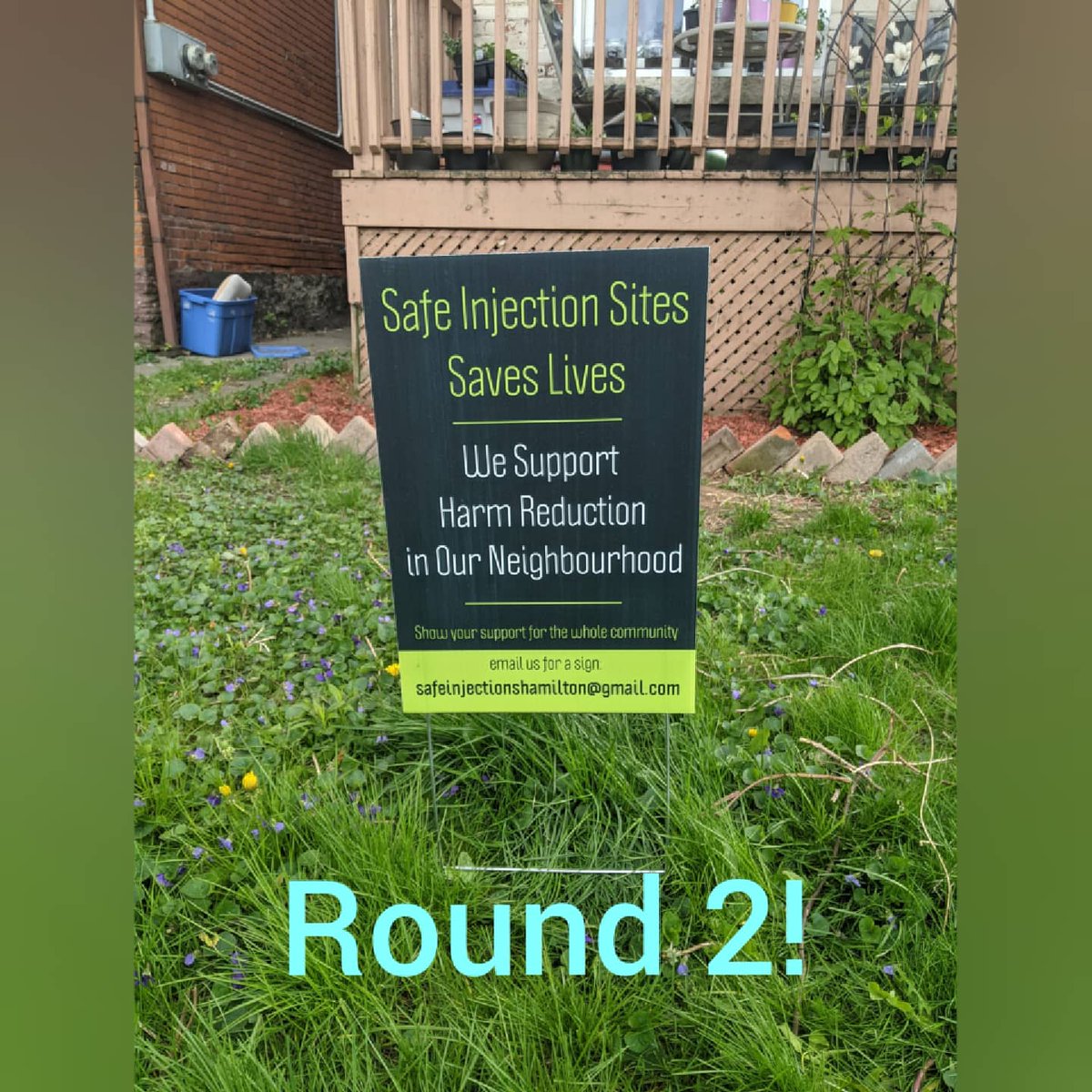 Hot dang #hamont! You folks are rocking it out there! It's been a busy week &amp; it's all thanks to you. 🌟 

Since we launched a little over a week ago, we have distributed our first batch of 50 signs all over #ourward3 &amp; the city, &amp; we have almost reached our funding goal! (1/2)