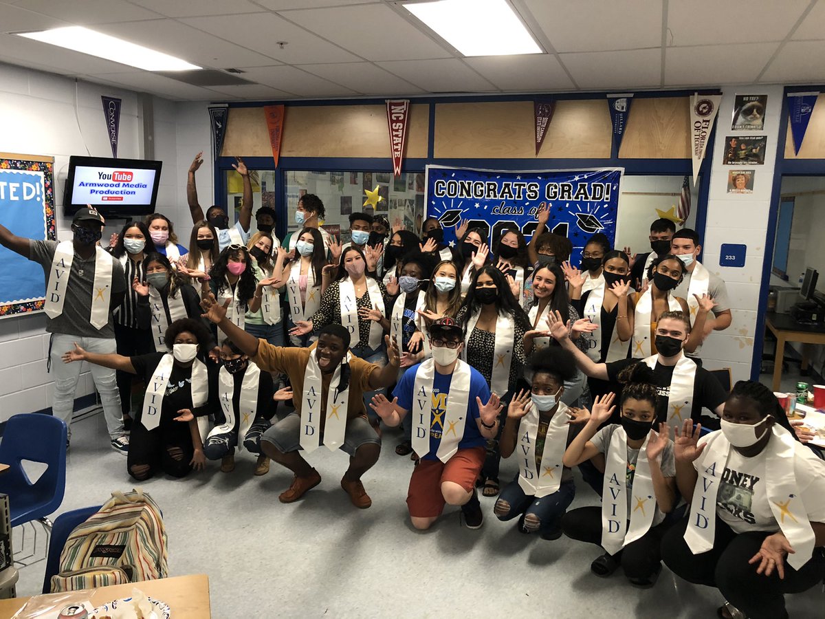 Our AVID seniors received their AVID Stoles today! Congrats Grads! We’re so proud of you! 💛🎉 <a href="/Armwood_HS/">Armwood High School</a> <a href="/HCPS_AVID/">HCPS_AVID</a> <a href="/AVID4College/">AVID</a>