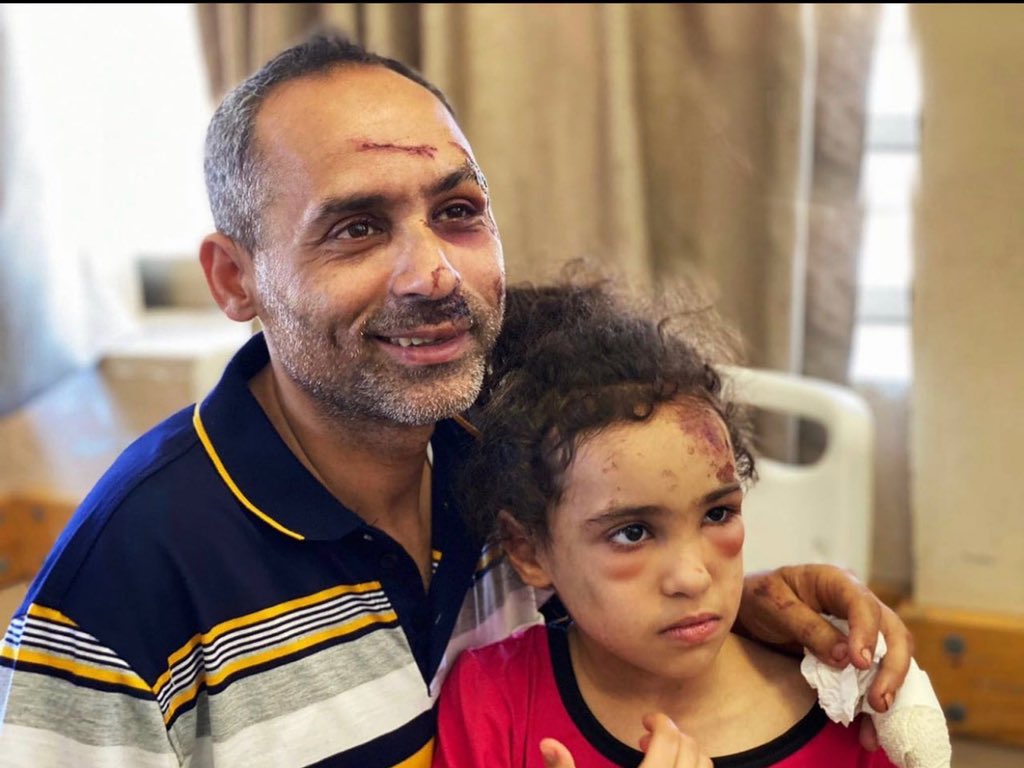 MuhammadSmiry's tweet photo. Riad and his daughter Suzi, the only survivors of their family. #Gaza https://t.co/ydnwA6lXtU