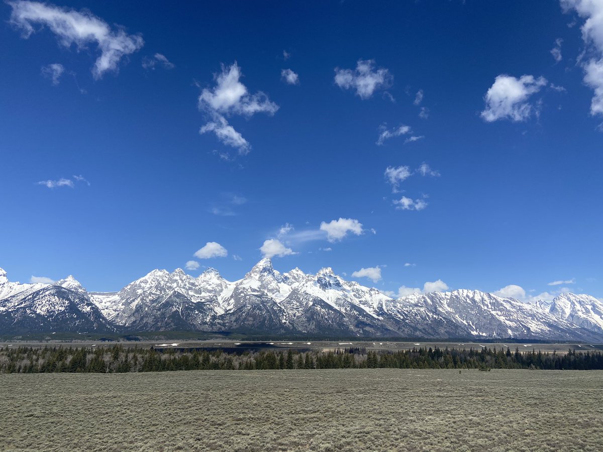Kayla_Stephens1's tweet photo. Big fan of these views 😍 #Yellowstone #grandtetons https://t.co/2eLSVrqoNB