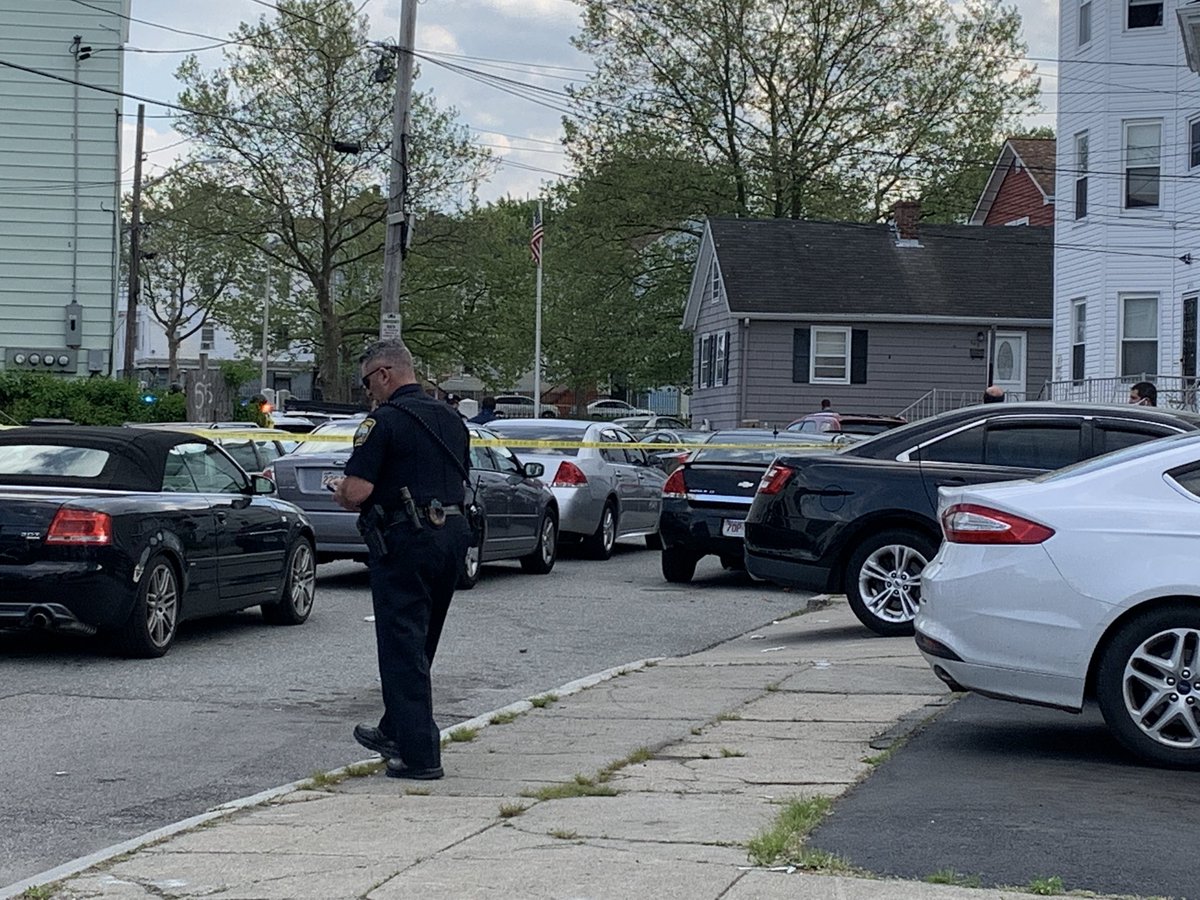 🚨On scene of a shooting in Fall River near Griffin Park

3 people have been shot, according to Mayor Paul Coogan. He is on scene. 

Age, conditions unknown at this time.

Police chief talking to media at 6:30