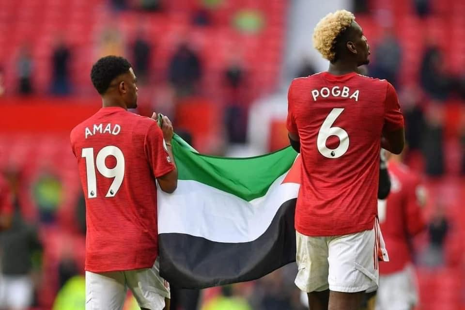 AgenceMediaPal's tweet photo. ⚽️  Paul Pogba et Amad Diallo ont exprimé aujourd'hui leur solidarité avec le peuple palestinien après le match entre Manchester United et Fulham.
#savesheikhjarrah #GazaUnderAttack #Jerusalem https://t.co/D4c26SS4ZQ