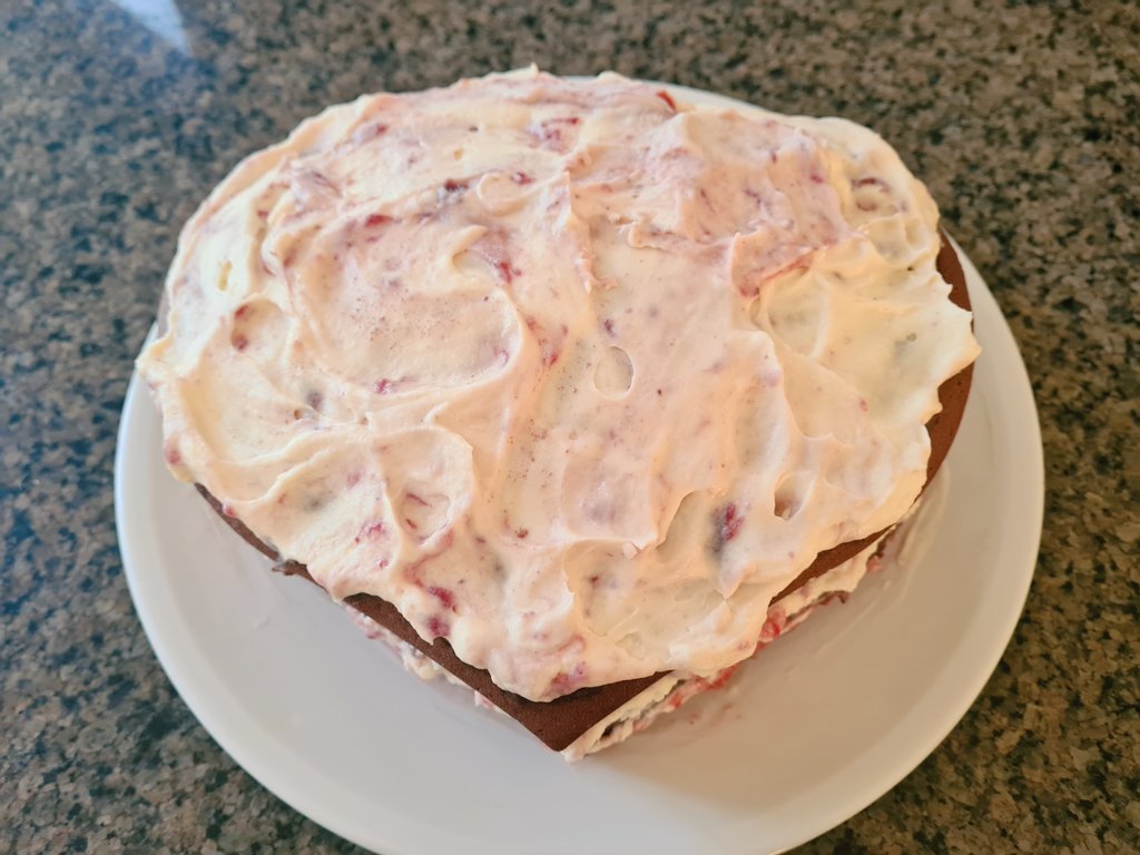 suzanne_ryan's tweet photo. Love this first pic! Happy Birthday Conor #firstborn #23today #4ofmy5 #middlechildmissing #cake https://t.co/4MJA7dZzga