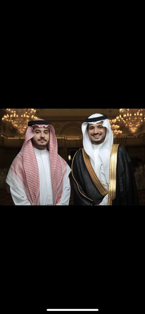 mht's tweet photo. أنا و أخواني الأطباء الخمسة ( البدو ) 

لم يحتاج والدنا أن يكون ذو مال وفير أو نفوذ كبير لنصبح أطباء ونعمل في خدمة الوطن

تخرجنا من مدارس و جامعات الدولة و بلا مقابل 

معلومة!!
في أرض البدو جميع المواطنين يتلقون  كل الخدمات الصحية بلا مقابل 

اللهم لك الحمد أني من أرض البدو 🇸🇦💚 https://t.co/WSnKwjydjt